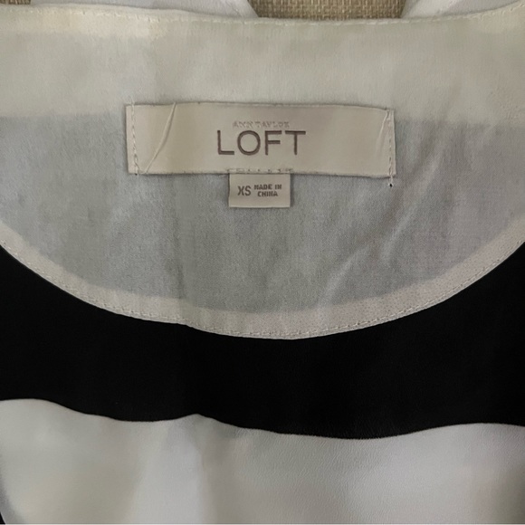 Ann Taylor Loft, Women’s  Sleeveless, Scoop Neck, Tank, Striped, XS - Picture 2 of 2
